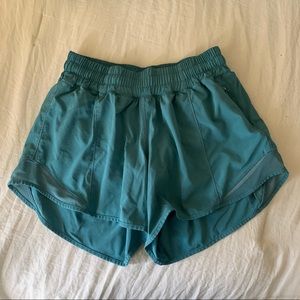 lululemon hotty hot short 4”